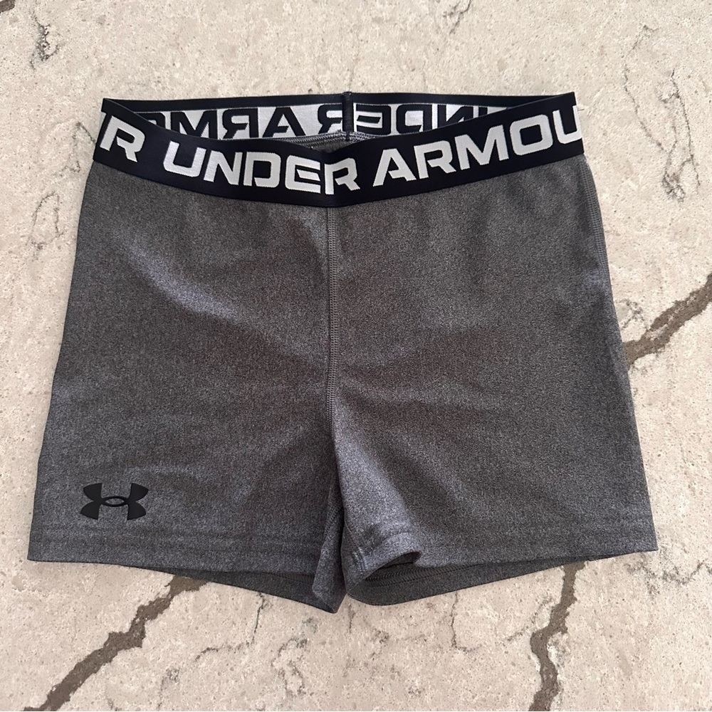 Under Armour Gray Athletic Compression Shorts Size Snall